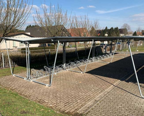 Fietsoverkapping school
